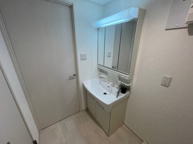 東急ドエル摩耶の独立洗面台