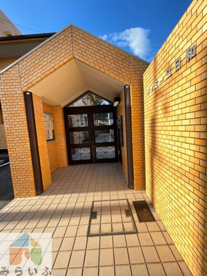 【エントランス】 | ファミーユ日和