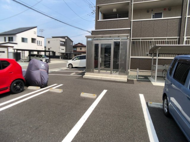 ALFORT・Ⅲの駐車場|エントランス