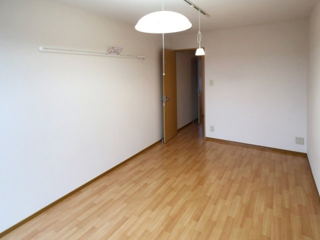 アバンティ江俣 Ⅱの洋室|2階洋室