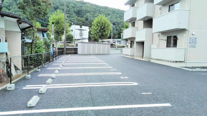 カーサ・ラッフィナートⅢの駐車場|駐車場