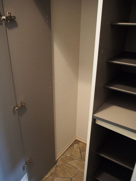 セレッソ花楯８８の玄関|シューズボックス