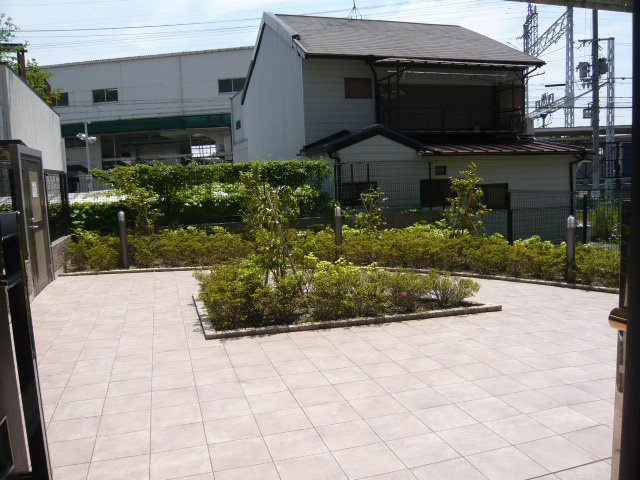 アルファ長岡天神のエントランス