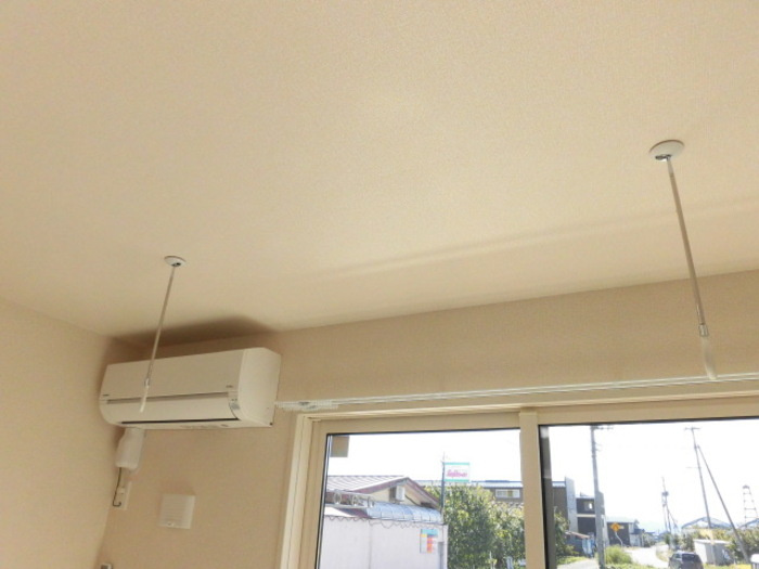 スマーク東の設備|室内物干金物