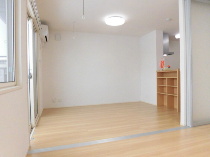 アーバンハイツ３０ Ａ棟の居間・リビング|ＬＤＫ