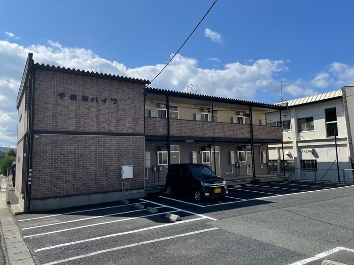 千歳山ハイツの外観|建物外観