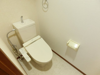 【トイレ】 | グリーンリーフ泉 | 温水洗浄便座付きのトイレ。