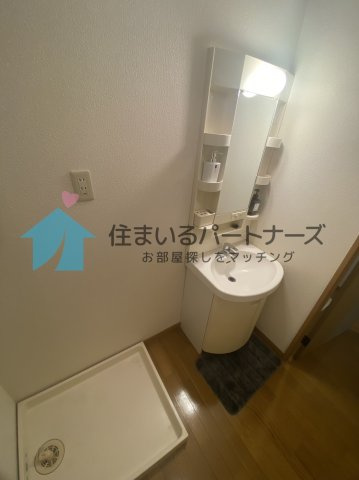 久留米市東櫛原町の賃貸マンションの洗面所|明るい洗面所です