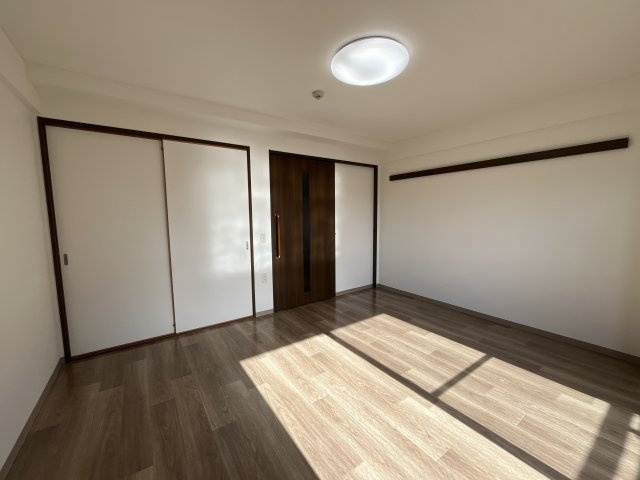 カリヨン三蔵田の居間・リビング