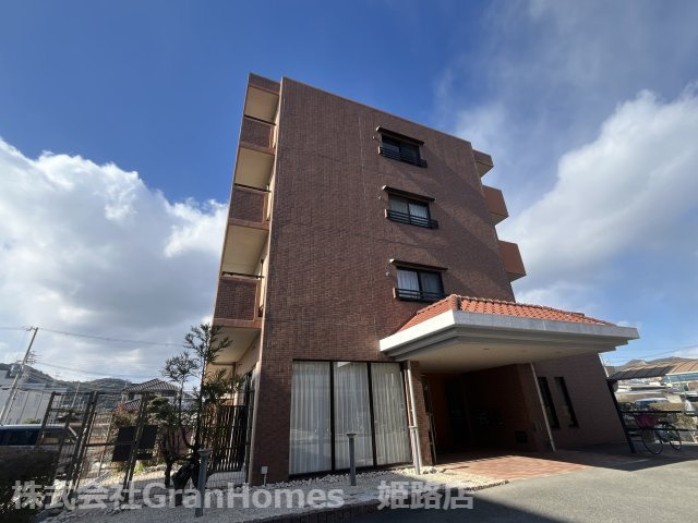 カリヨン三蔵田の外観