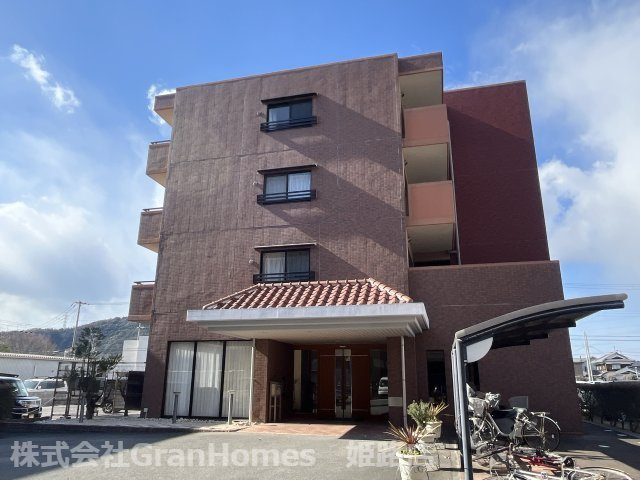 カリヨン三蔵田の外観