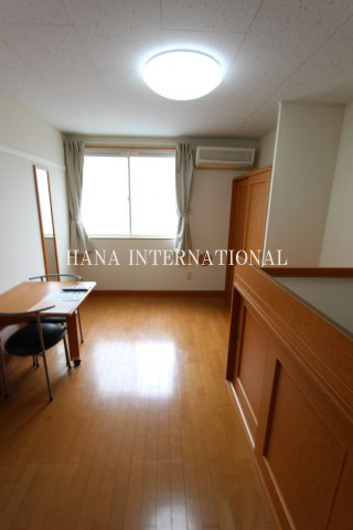 レオパレスジョーヌの居間・リビング