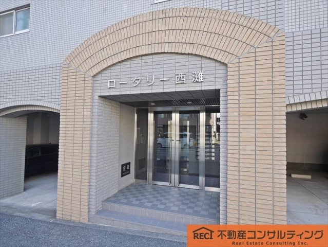 ロータリー西灘のエントランス