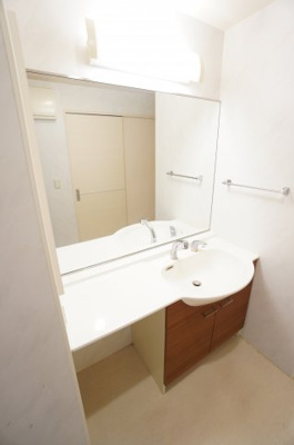 【独立洗面台】 | グレイス若草 | ※同物件・反転タイプの写真です。