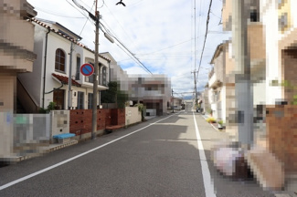 【前面道路含む現地写真】
