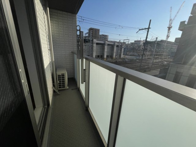 【バルコニー】 | スマートコート淡路駅前 | 陽当たり良好なバルコニーです