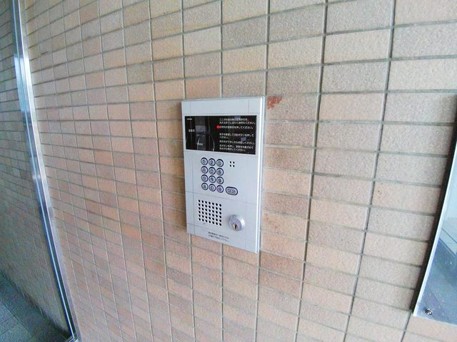 シャムロックコート西岡本のセキュリティ