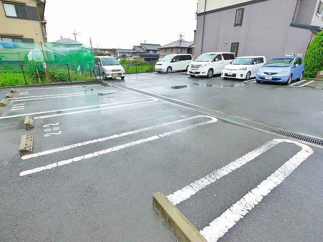 ハイフィールドⅡの駐車場|駐車場完備です