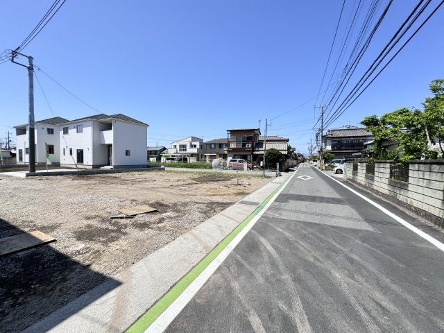 新築　前橋市稲荷新田町2期　1号棟の前面道路含む現地写真|東側接道幅員約5.8ｍ