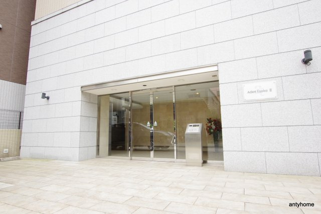アーデン江坂2　仲介手数料無料のエントランス