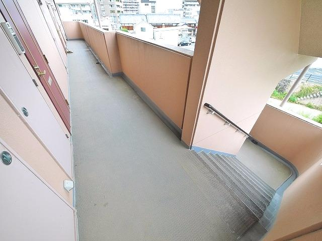 コモドビラⅦのその他共用部分|玄関前階段