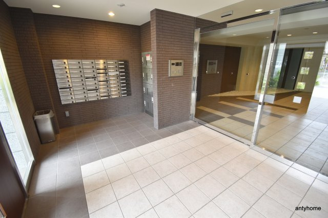 ルミネソレイユ江坂　仲介手数料無料のエントランス