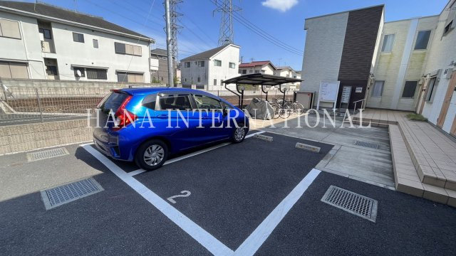 クレイノシンフォニアの駐車場