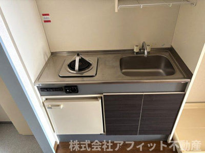 【キッチン】 | エメローズ汐田 | 電気コンロ付き　※写真はイメージです
