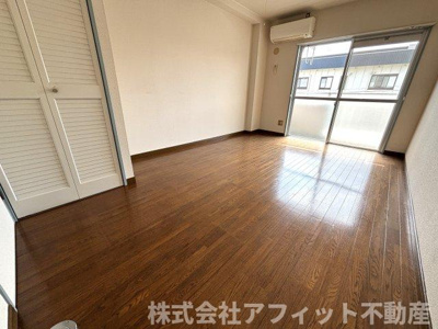 【居間・リビング】 | エメローズ汐田 | 洋室7.5帖　