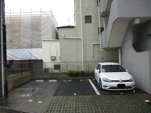 サリエラの駐車場