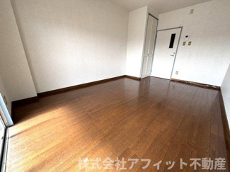 【居間・リビング】 | エメローズ汐田 | 洋室7.5帖　