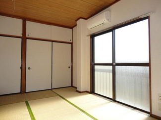 【居間・リビング】 | 吉田ビル | ３階角部屋南向き日当り良好です