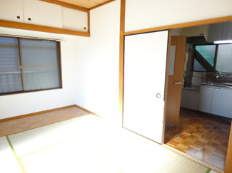 【和室】 | 吉田ビル | 日当り良好のお部屋です。