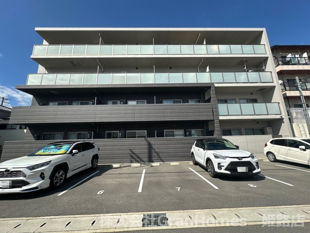 フランディル・オーラ五軒邸の外観