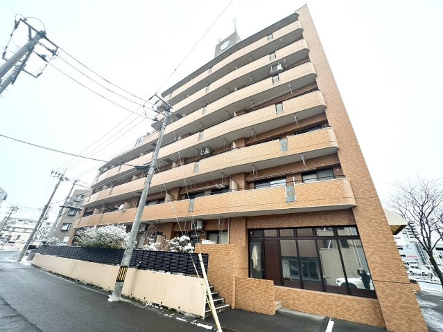 ネオハイツ泉中央の外観