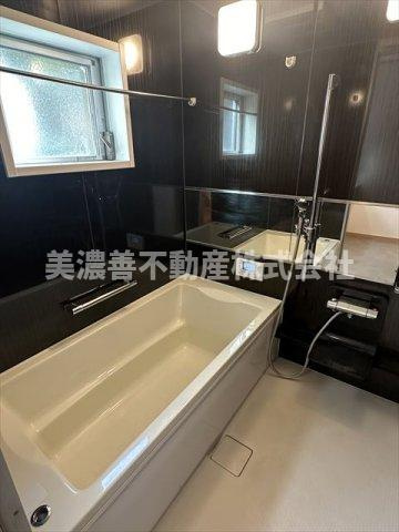 ６２２６８　岐阜市旦島中中古戸建ての浴室