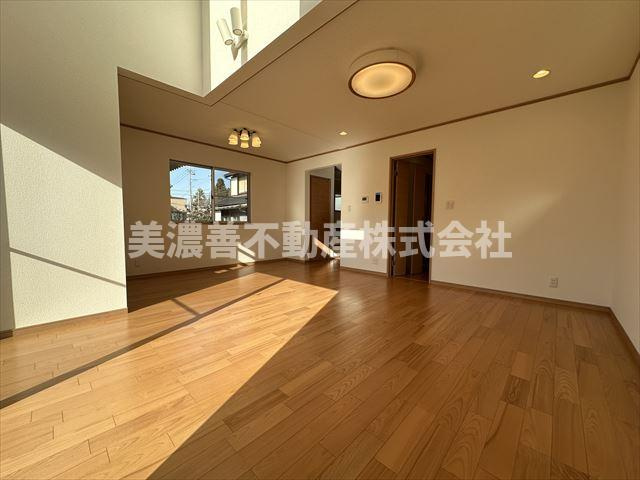 ６２２６８　岐阜市旦島中中古戸建ての居間・リビング