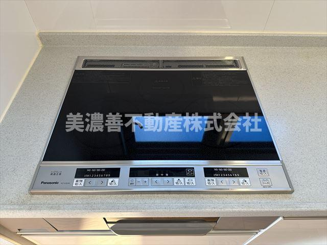 ６２２６８　岐阜市旦島中中古戸建てのキッチン