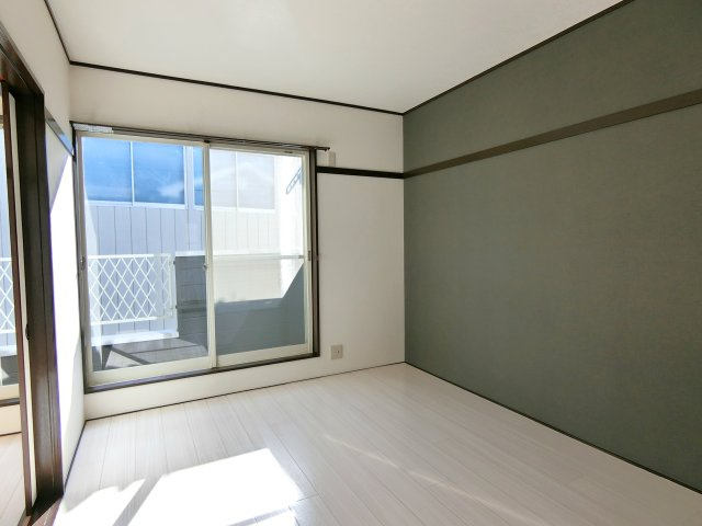 コーポメイプルC棟の居間・リビング