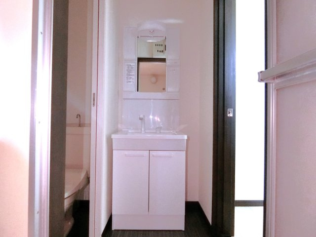 コーポメイプルC棟の独立洗面台