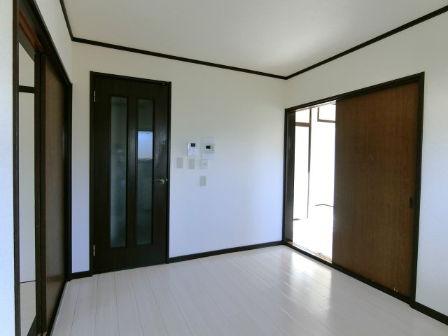 コーポメイプルC棟の居間・リビング