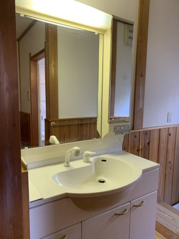 中古住宅　長森本町1丁目の独立洗面台