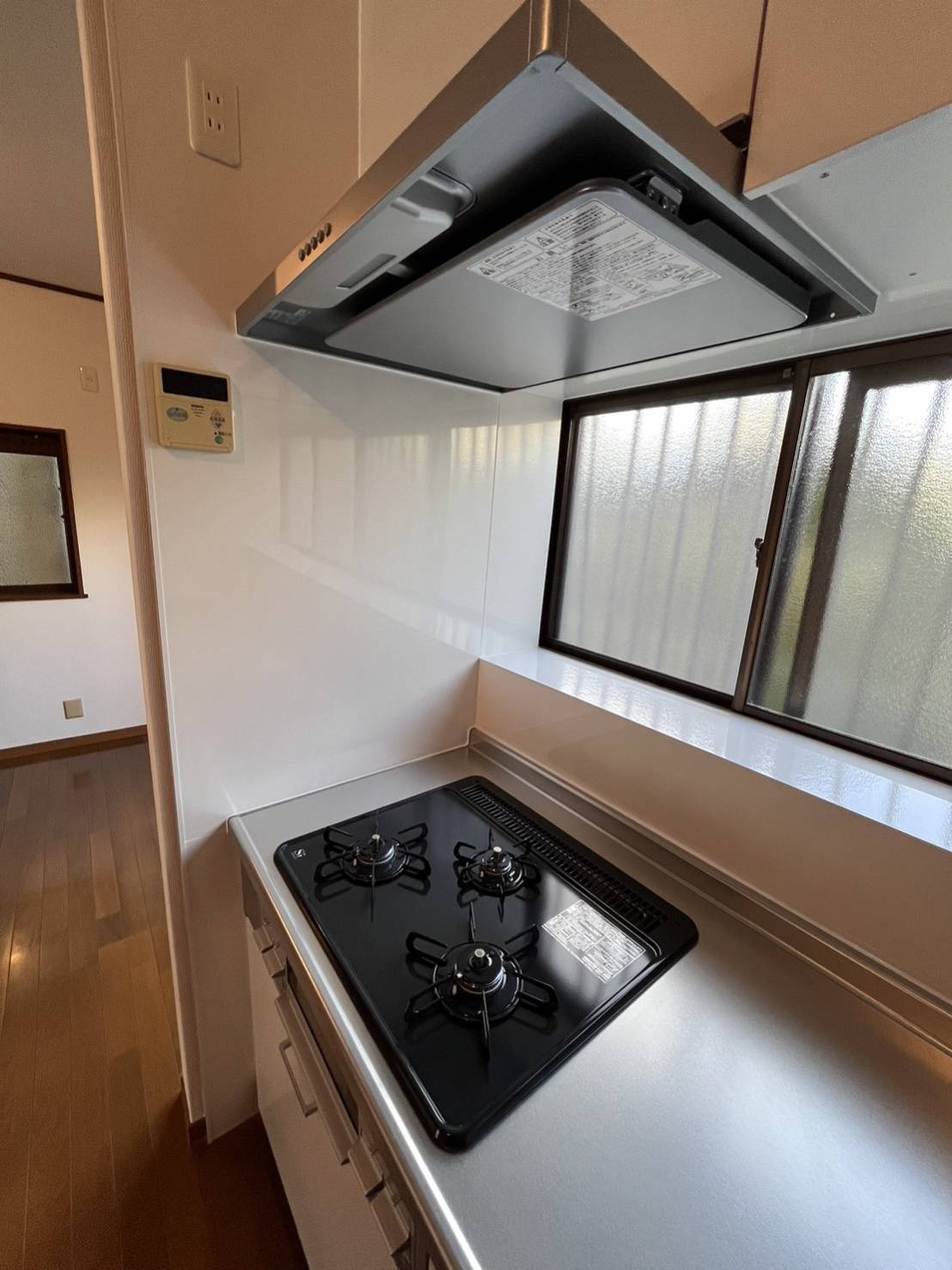 三井南町　一戸建てのキッチン|三口コンロ