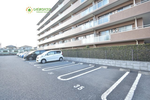 鴻巣市雷電１丁目　中古マンション　藤和シティコープ鴻巣の駐車場