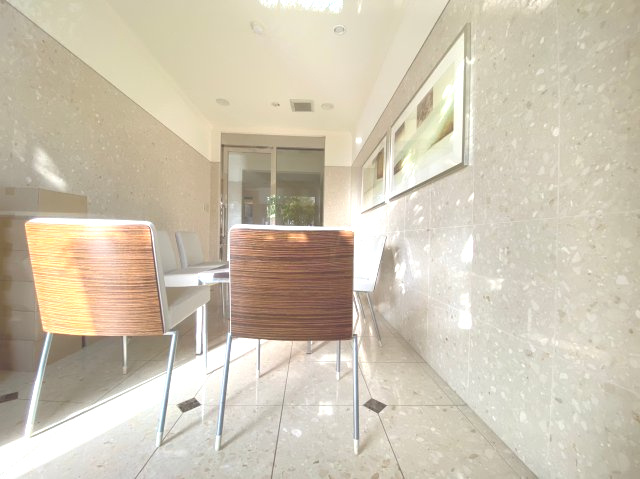 アーサー箱崎宮前のエントランス