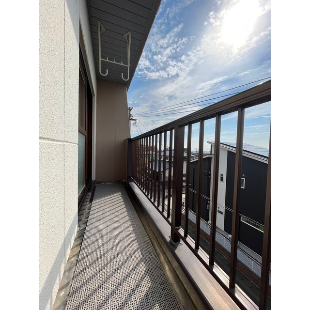 第一ハイマート執行【キャッシュバック対象物件】のバルコニー|外からの目が気にならないバルコニーで洗濯物が干せます