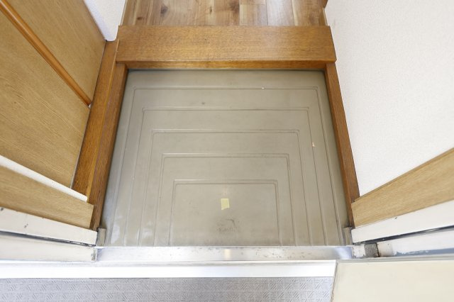 エステートピア細田の玄関