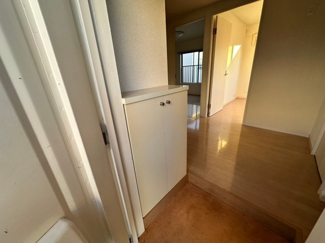 山本ハイツの玄関
