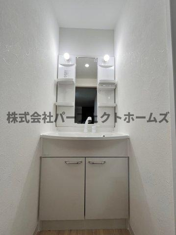 須山町戸建　賃貸の洗面所|使いやすい洗面所です