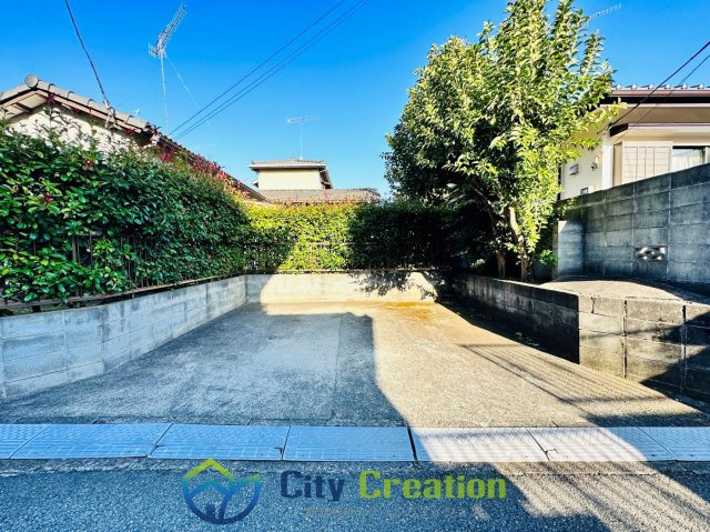 伊勢原市高森台1丁目の駐車場